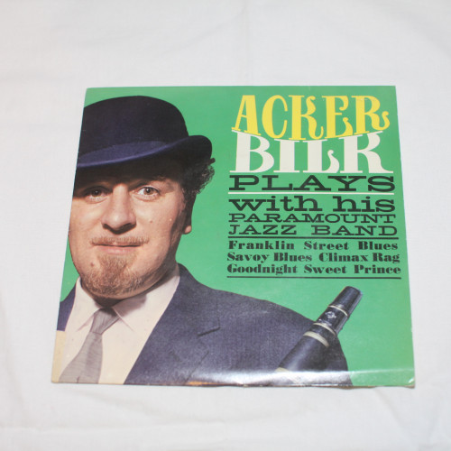 Acker Bilk plays with his Paramount jazz band